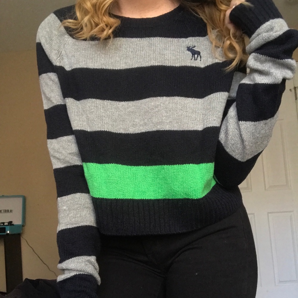 Cropped A&F Sweater